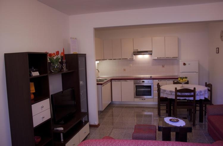Apartment And Room Daria Vis Exterior photo