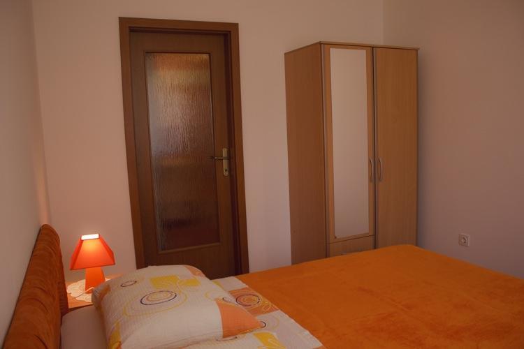 Apartment And Room Daria Vis Exterior photo